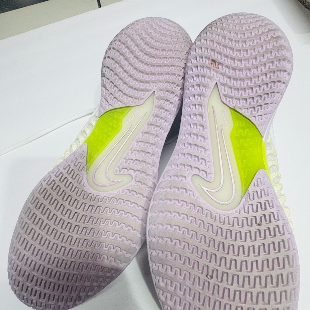 Nike Air Zoom Vapor Pro Tennis Shoes Women’s Size 7 Ivory Purple - Picture 4 of 10